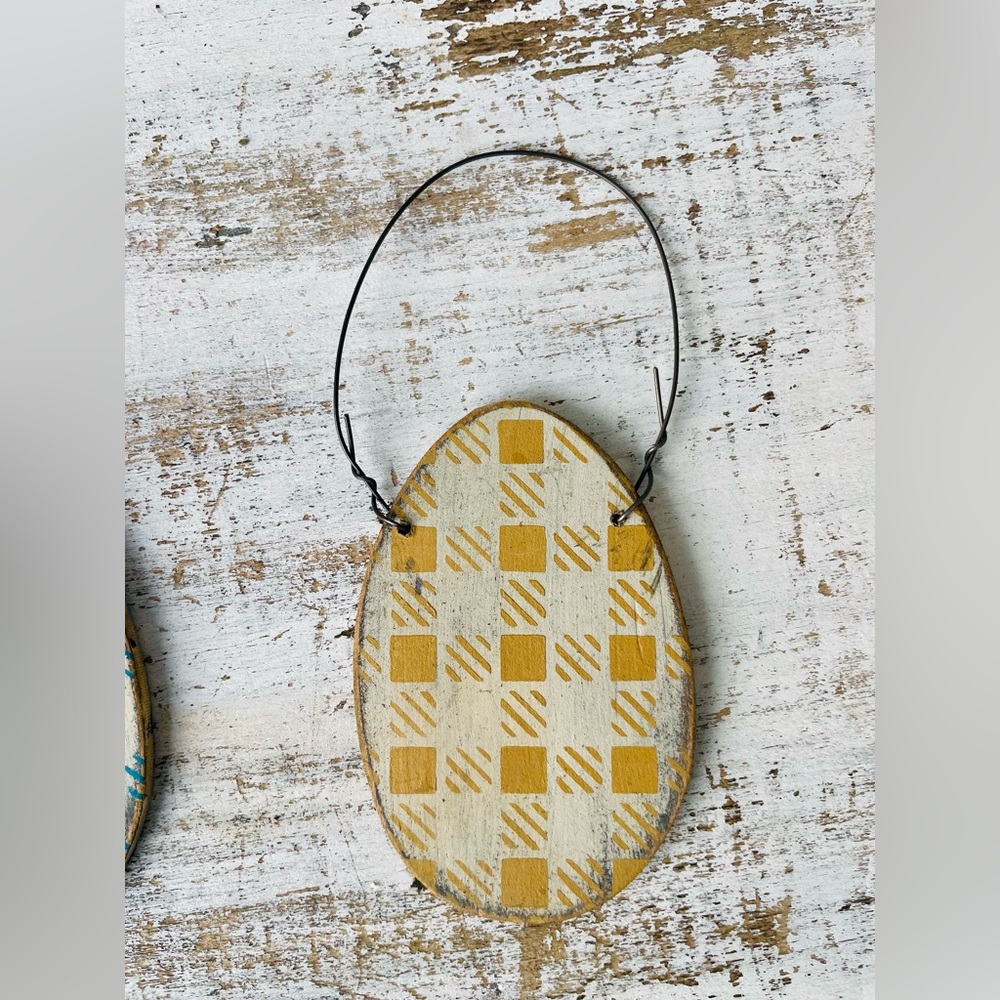 *Primitive Yellow Gingham Check Distressed Wooden Egg Ornament